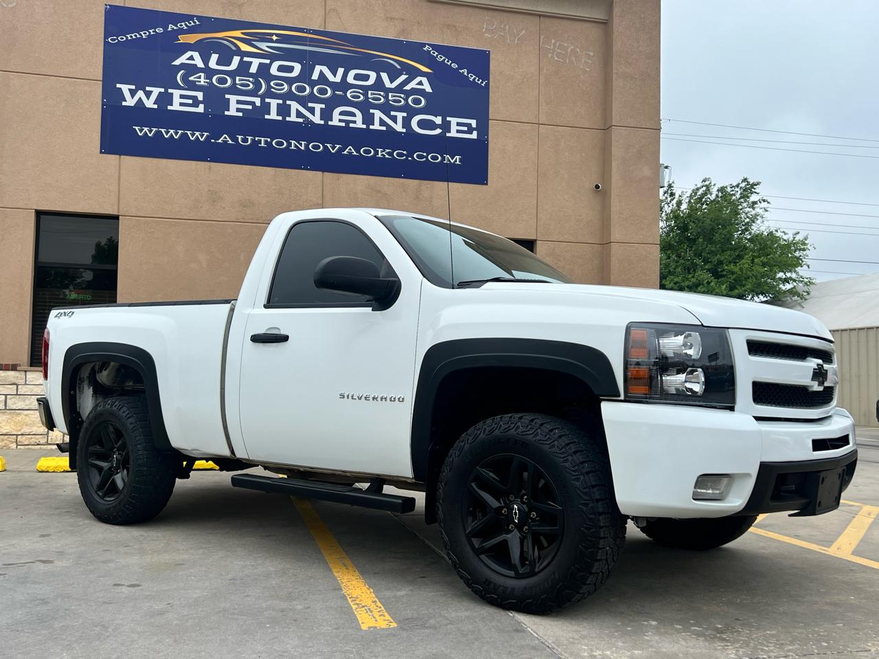 Chevrolet Silverado 1500 4WD Reg Cab 119.0" Work Truck 2010