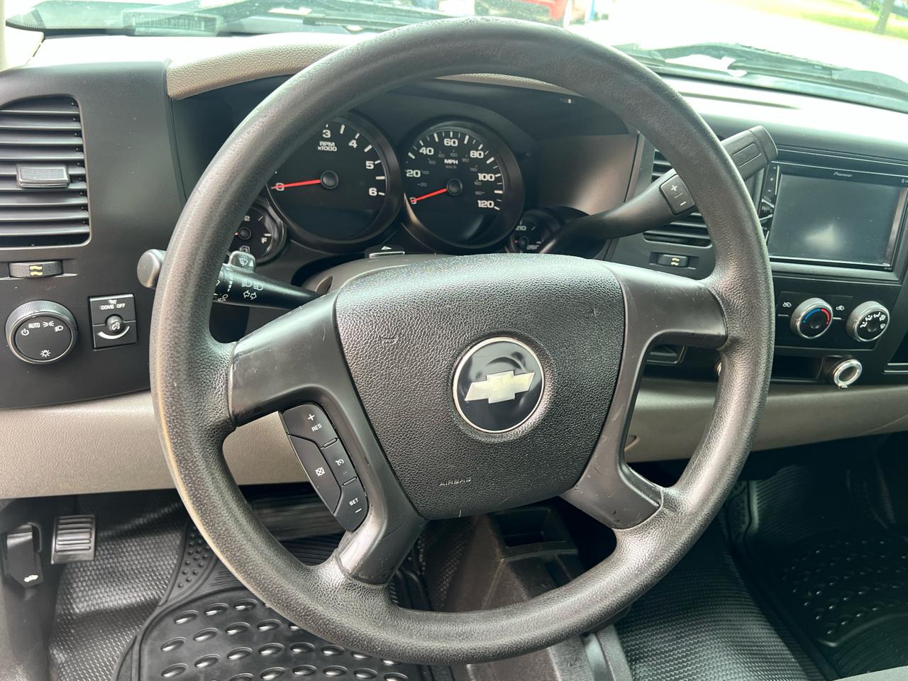 Chevrolet Silverado 1500 4WD Reg Cab 119.0" Work Truck 2010