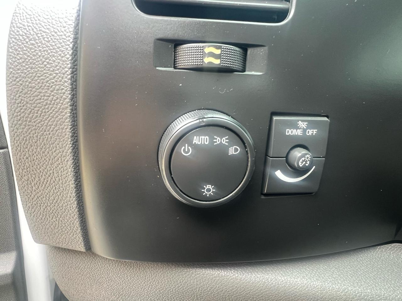 Chevrolet Silverado 1500 4WD Reg Cab 119.0" Work Truck 2010