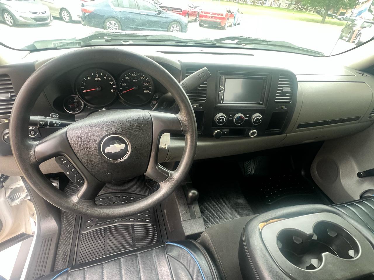 Chevrolet Silverado 1500 4WD Reg Cab 119.0" Work Truck 2010