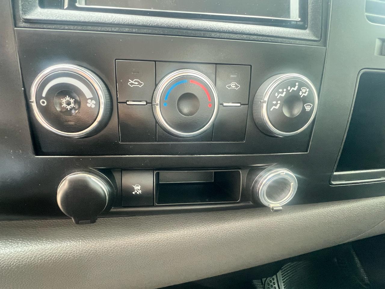 Chevrolet Silverado 1500 4WD Reg Cab 119.0" Work Truck 2010