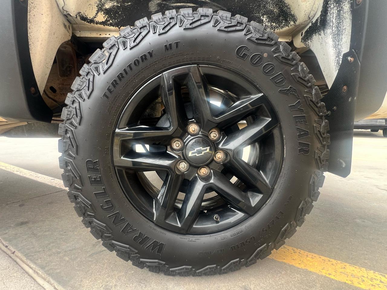 Chevrolet Silverado 1500 4WD Reg Cab 119.0" Work Truck 2010