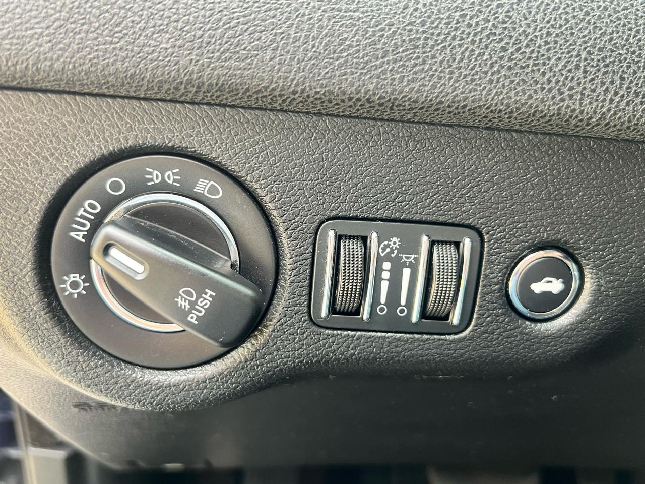 Chrysler 300 4dr Sdn 300C AWD 2016