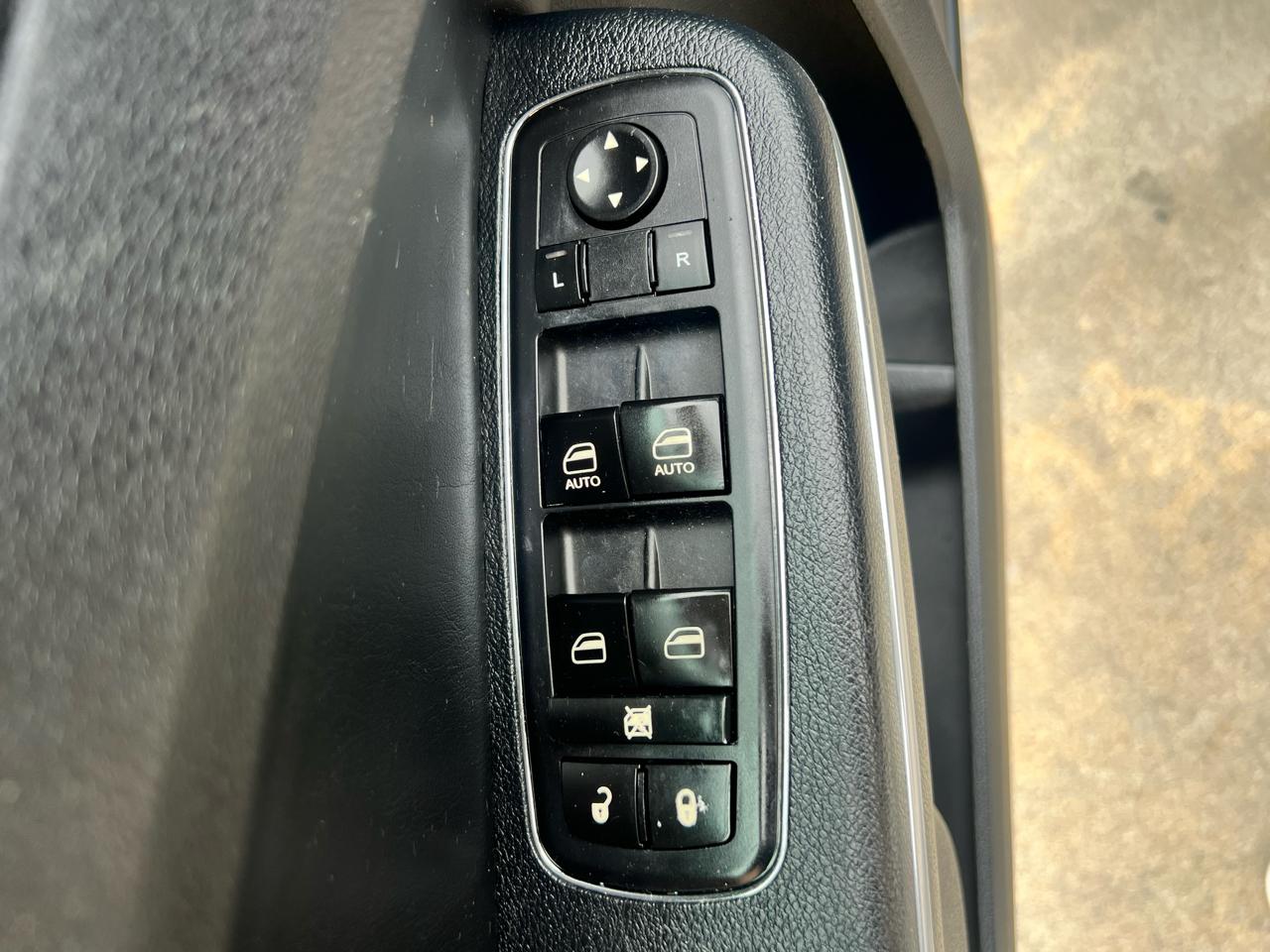 Chrysler 300 4dr Sdn 300C AWD 2016