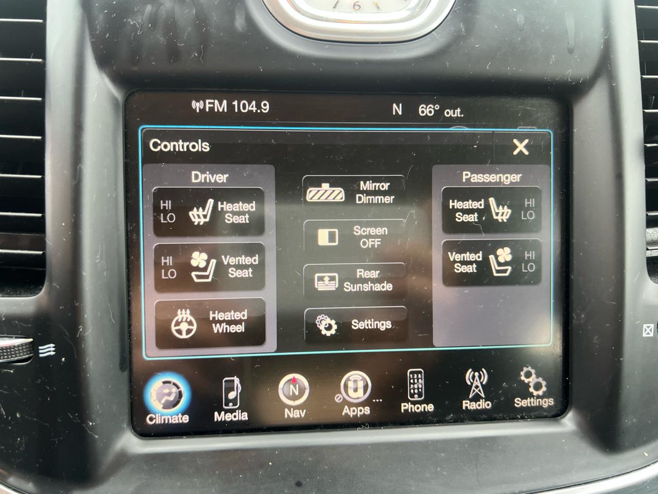 Chrysler 300 4dr Sdn 300C AWD 2016