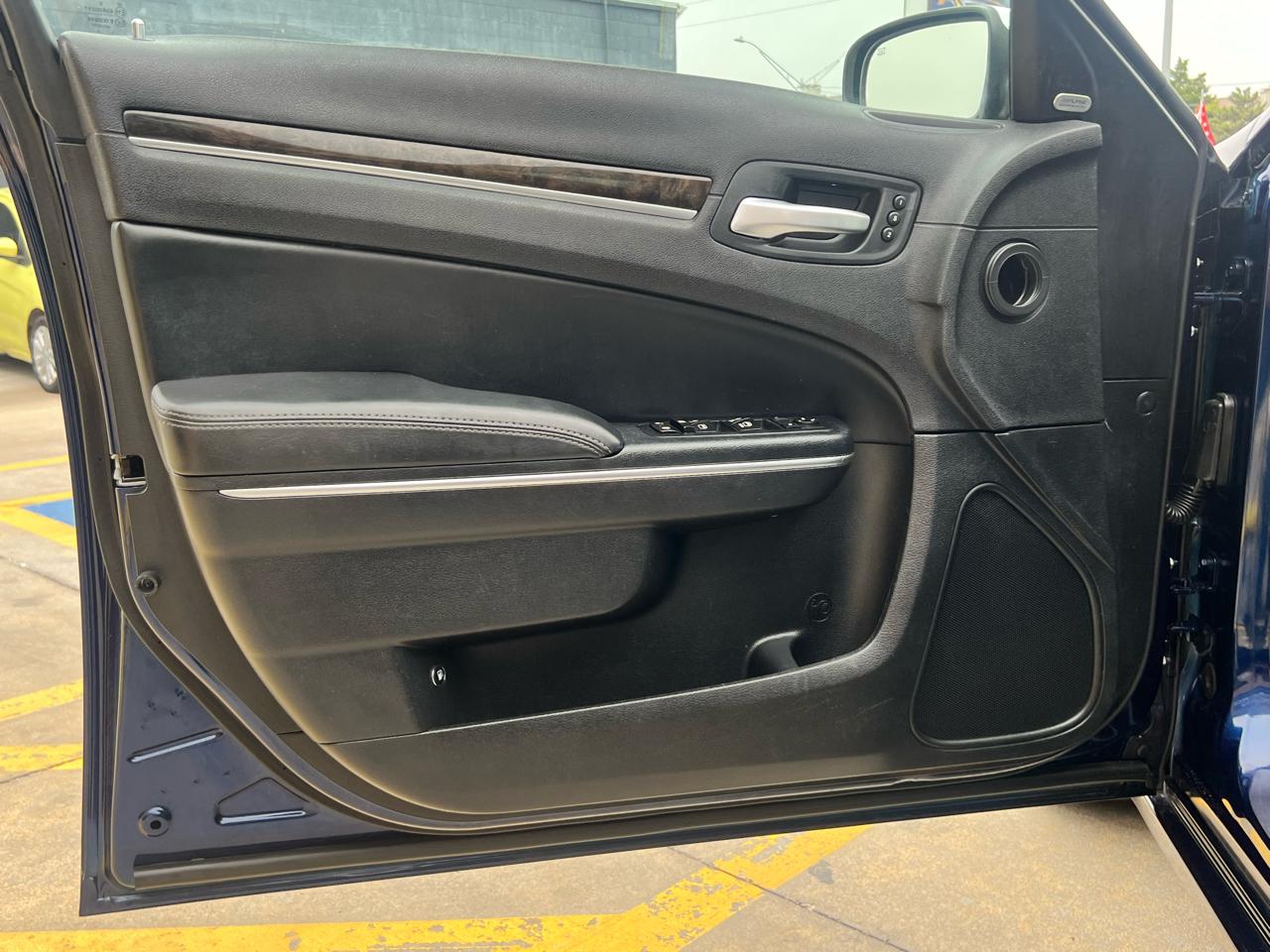 Chrysler 300 4dr Sdn 300C AWD 2016