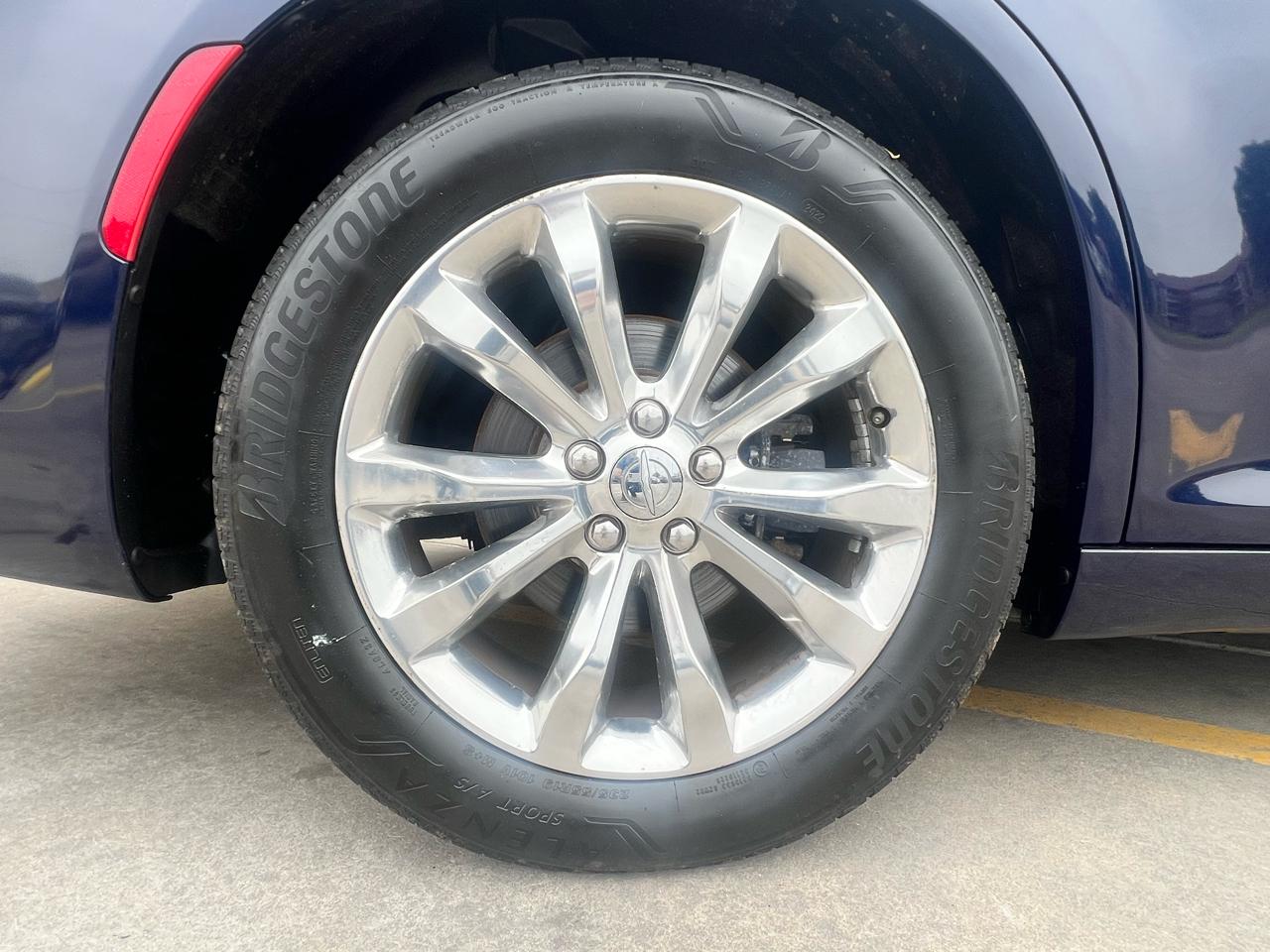 Chrysler 300 4dr Sdn 300C AWD 2016