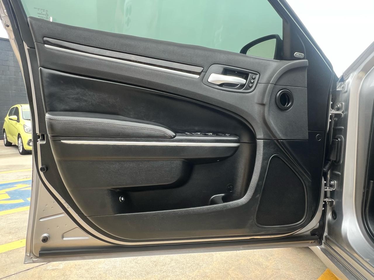 Chrysler 300 300C RWD 2017