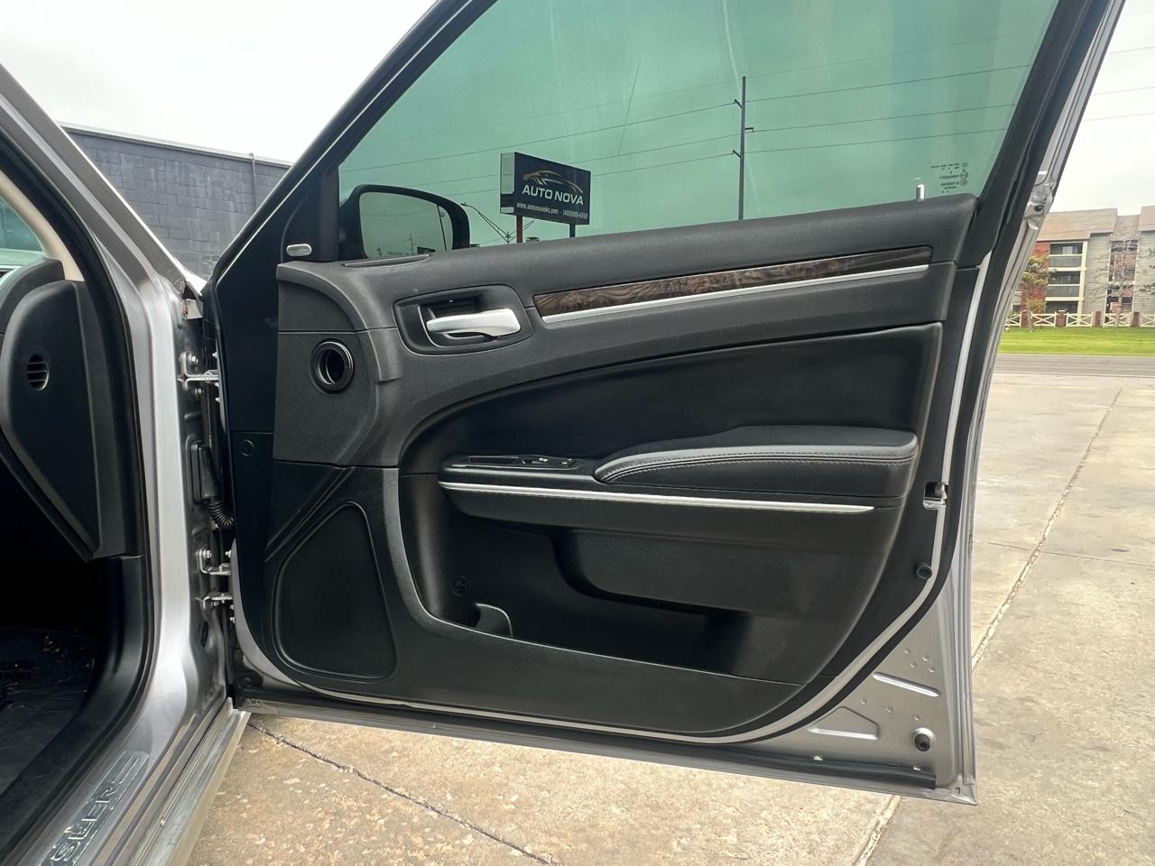 Chrysler 300 300C RWD 2017