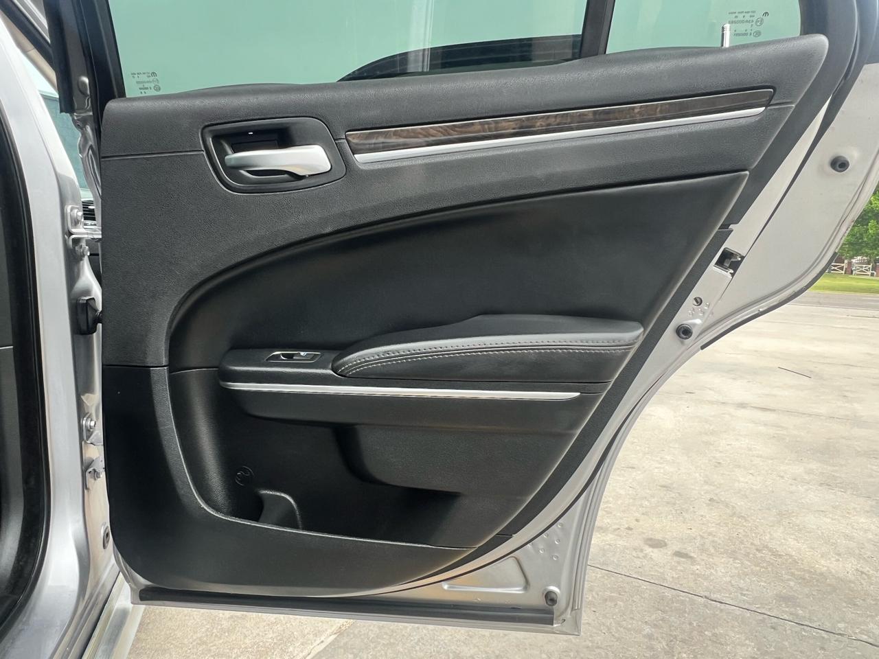 Chrysler 300 300C RWD 2017