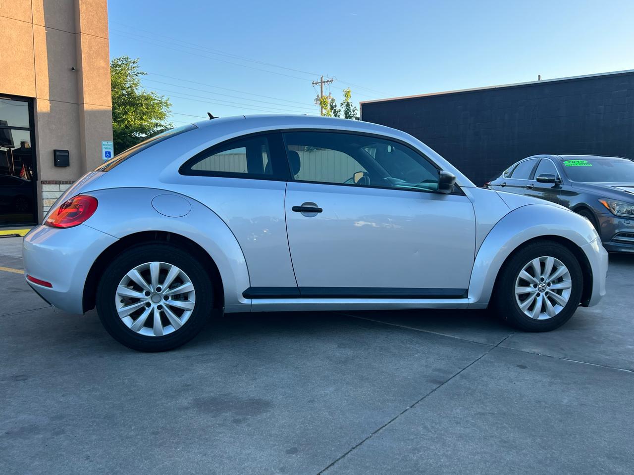 Volkswagen Beetle Coupe 2dr Auto 2.5L PZEV 2013
