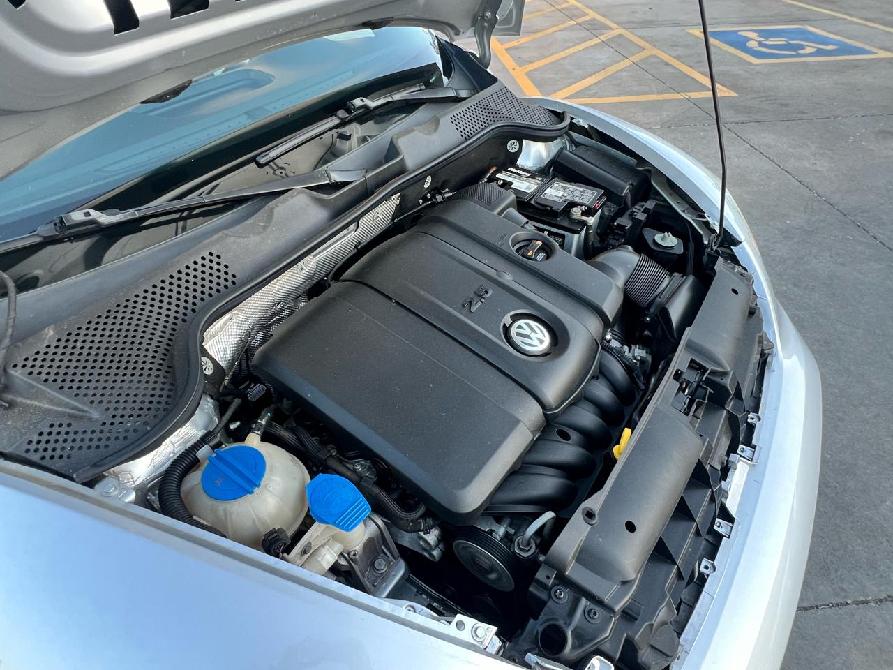 Volkswagen Beetle Coupe 2dr Auto 2.5L PZEV 2013