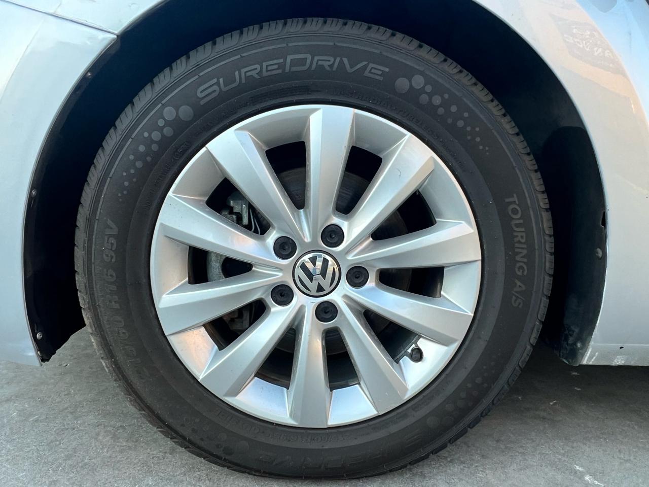 Volkswagen Beetle Coupe 2dr Auto 2.5L PZEV 2013