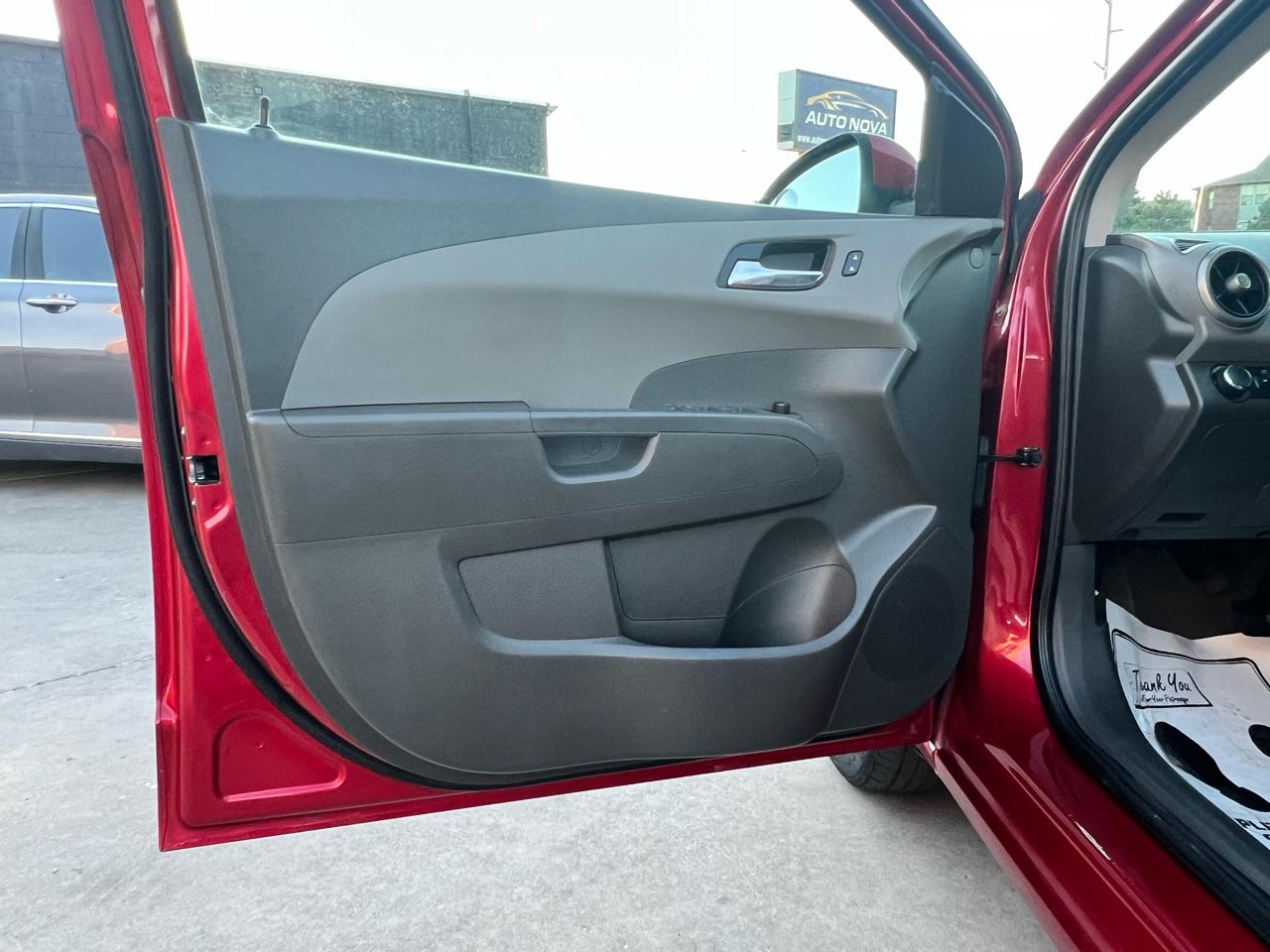 Chevrolet Sonic 4dr Sdn Auto LT 2014