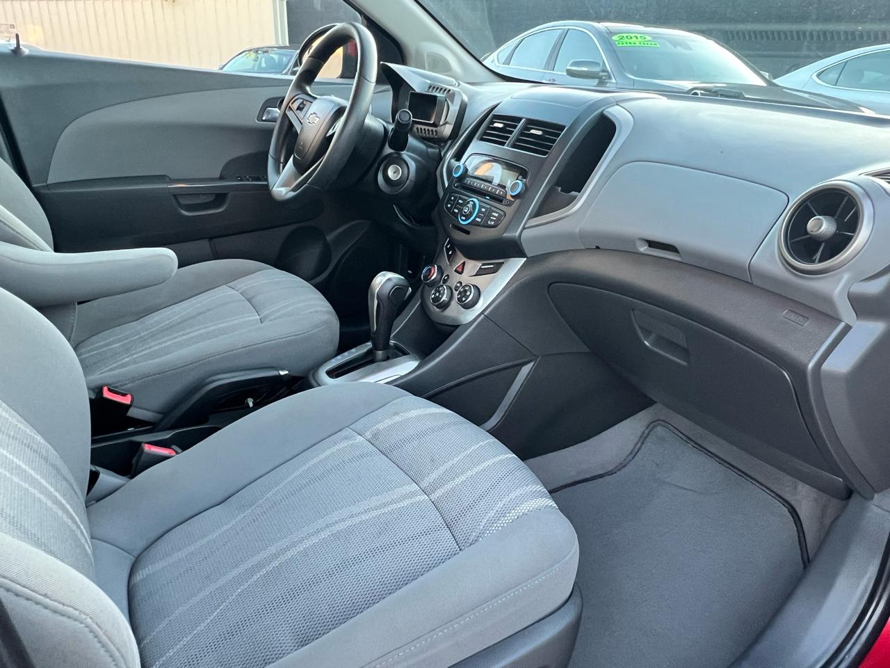 Chevrolet Sonic 4dr Sdn Auto LT 2014