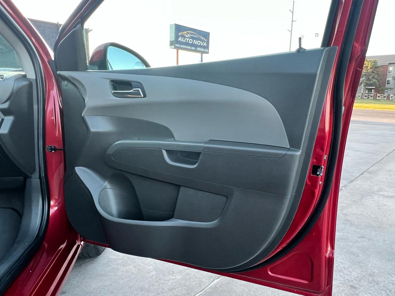 Chevrolet Sonic 4dr Sdn Auto LT 2014