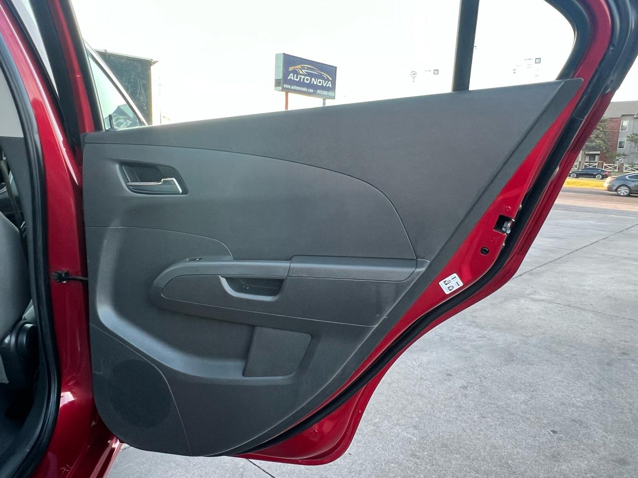 Chevrolet Sonic 4dr Sdn Auto LT 2014