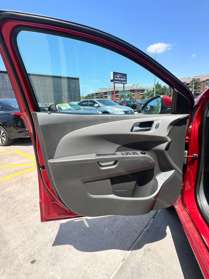 Chevrolet Sonic 4dr Sdn Auto LT 2014