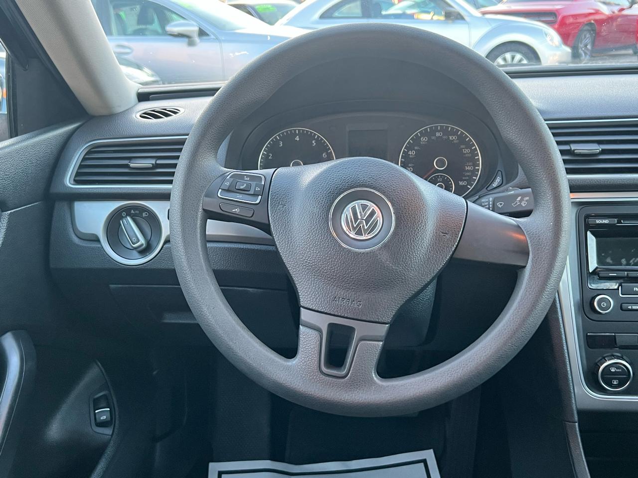 Volkswagen Passat 4dr Sdn 2.5L Auto S PZEV 2012