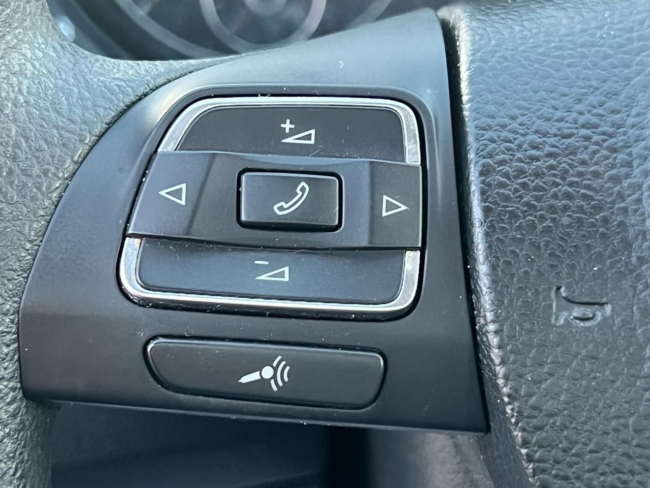 Volkswagen Passat 4dr Sdn 2.5L Auto S PZEV 2012