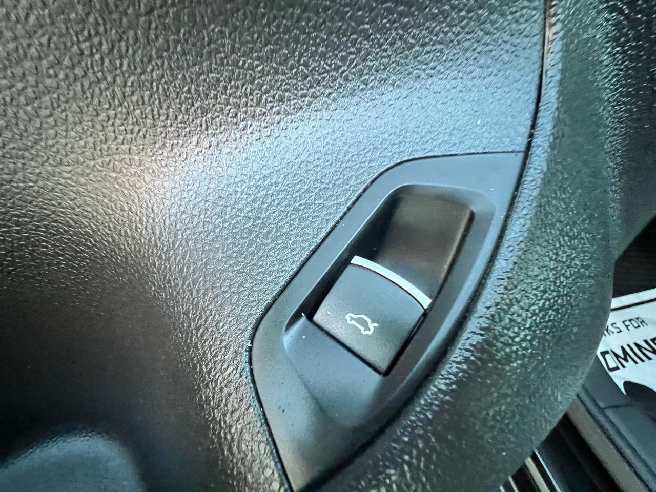 Volkswagen Passat 4dr Sdn 2.5L Auto S PZEV 2012