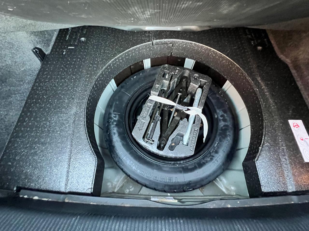 Volkswagen Passat 4dr Sdn 2.5L Auto S PZEV 2012