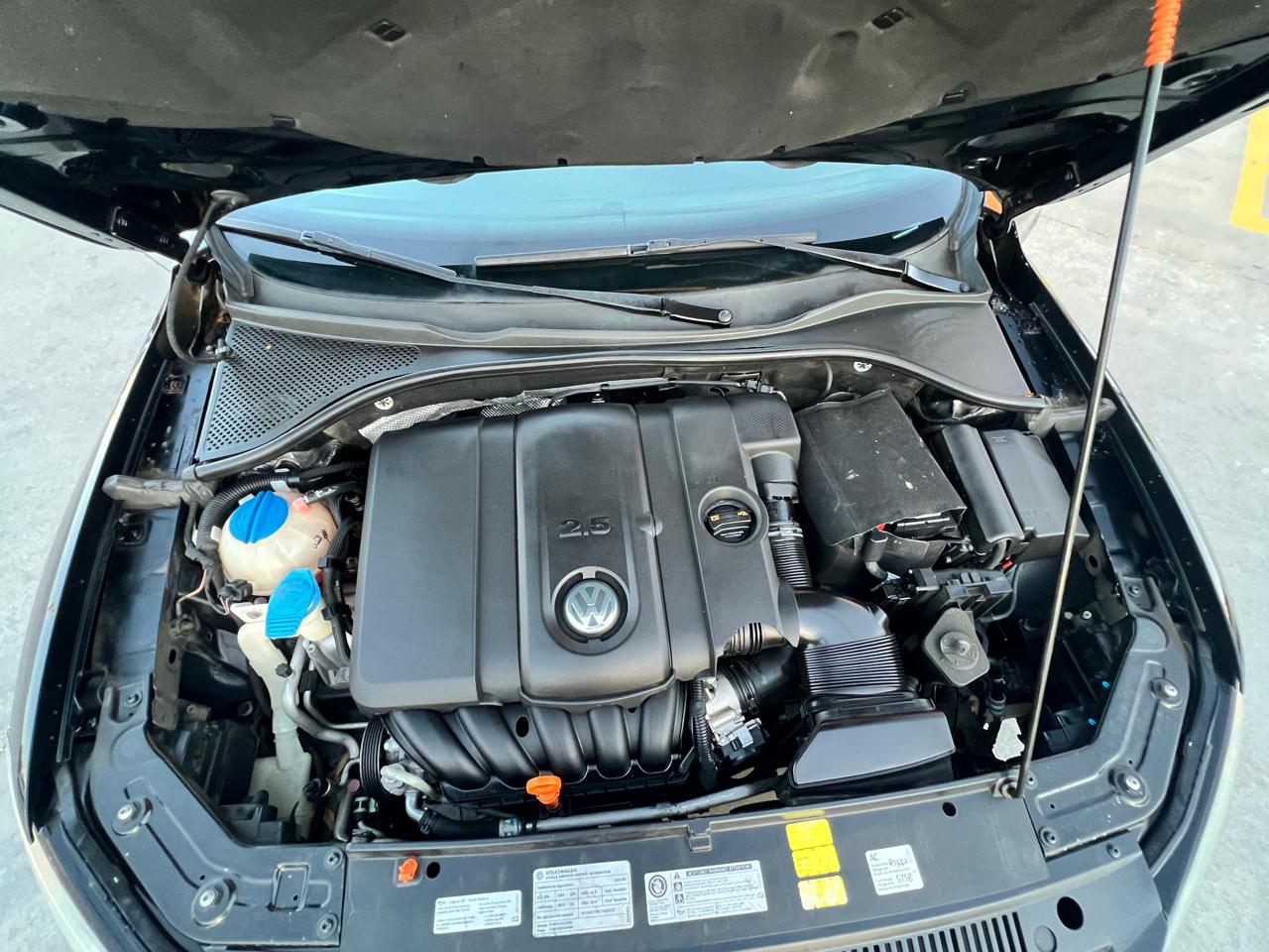 Volkswagen Passat 4dr Sdn 2.5L Auto S PZEV 2012