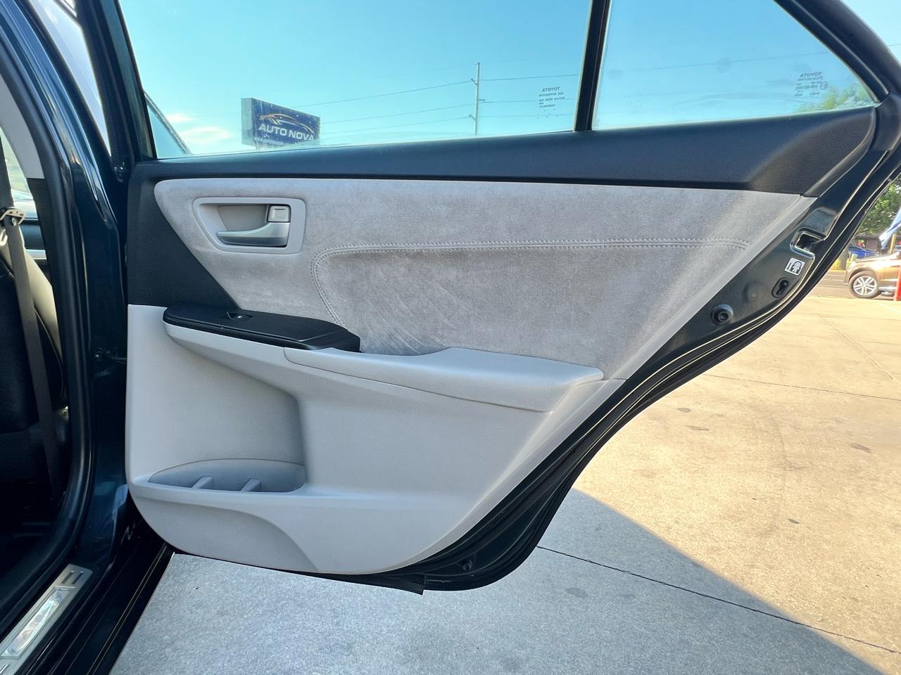 Toyota Camry 4dr Sdn V6 Auto XSE (Natl) 2015