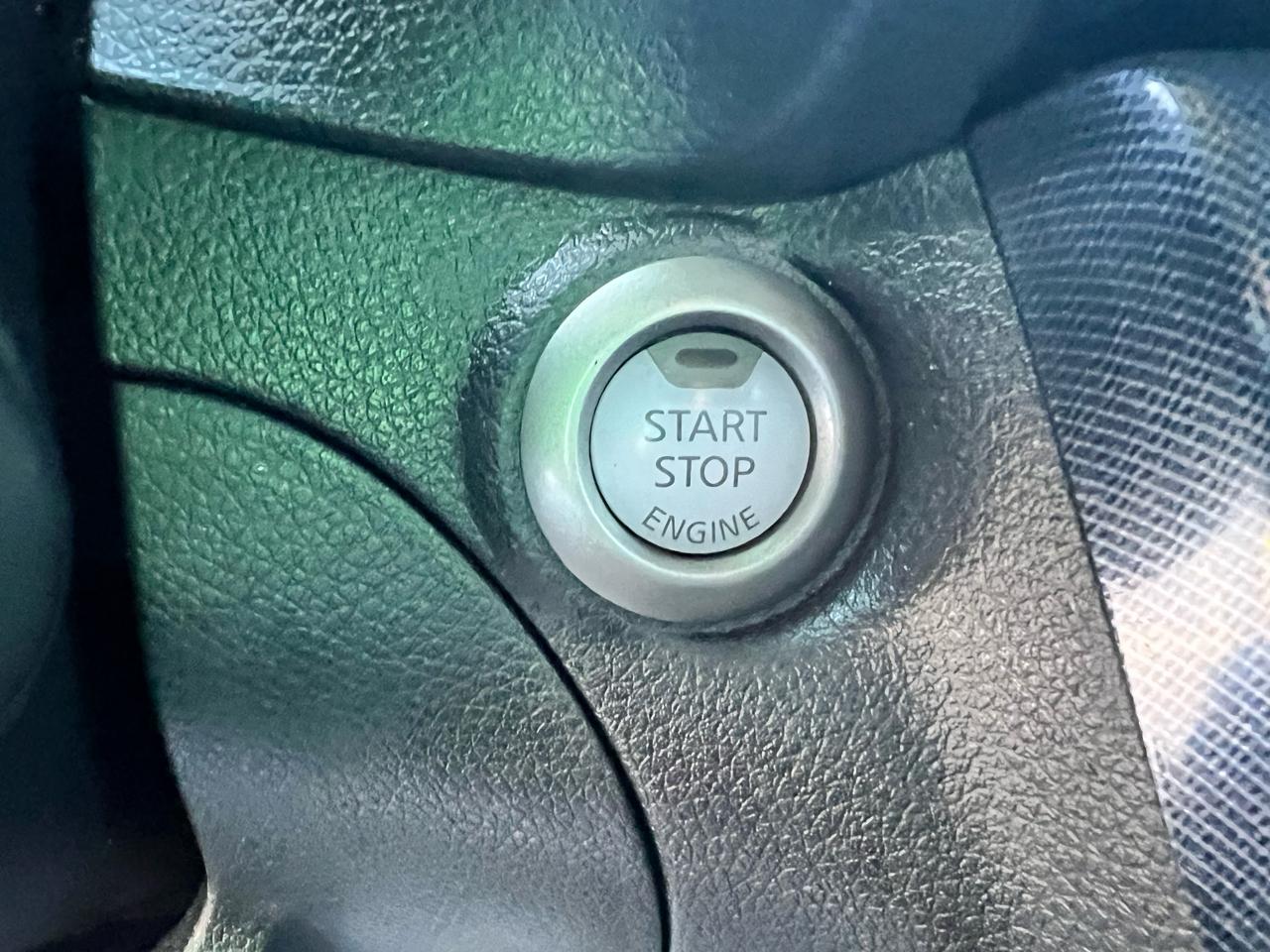 Nissan Sentra SR CVT 2017
