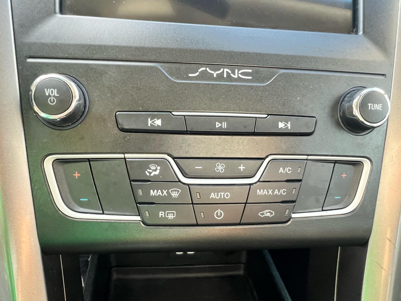 Ford Fusion SE FWD 2020