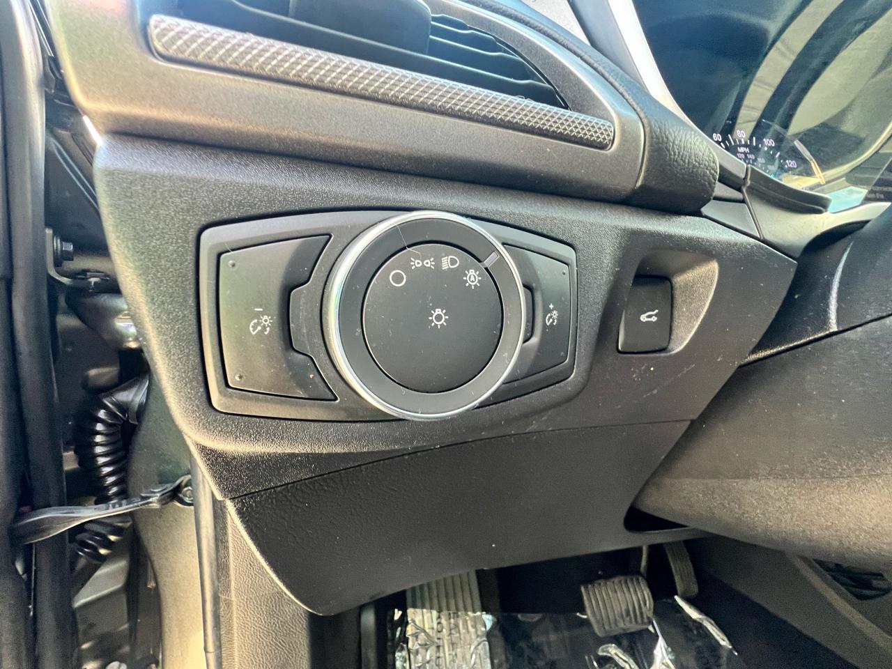 Ford Fusion SE FWD 2020