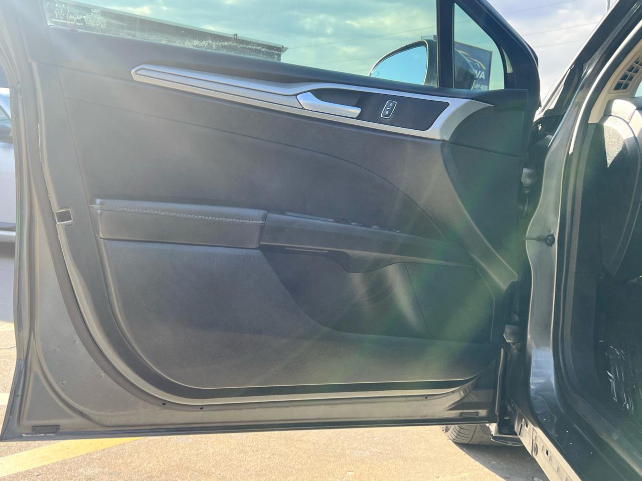 Ford Fusion SE FWD 2020