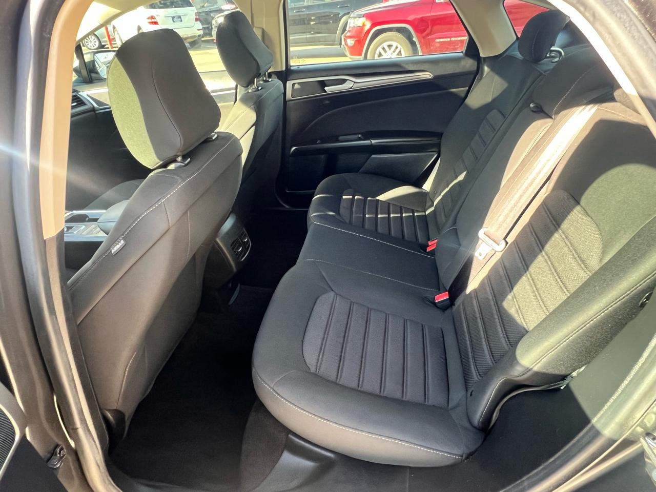 Ford Fusion SE FWD 2020