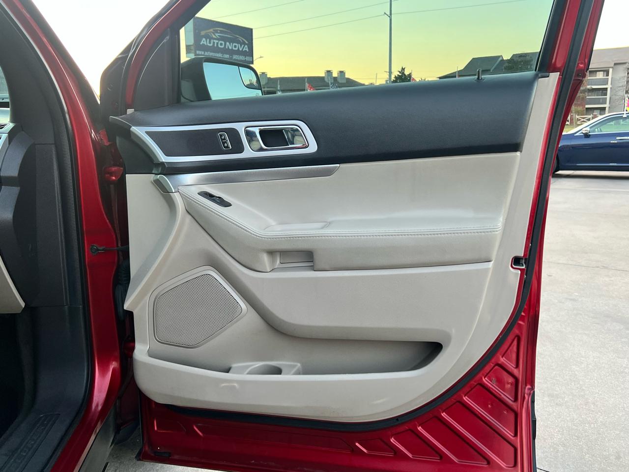 Ford Explorer 4WD 4dr XLT 2013