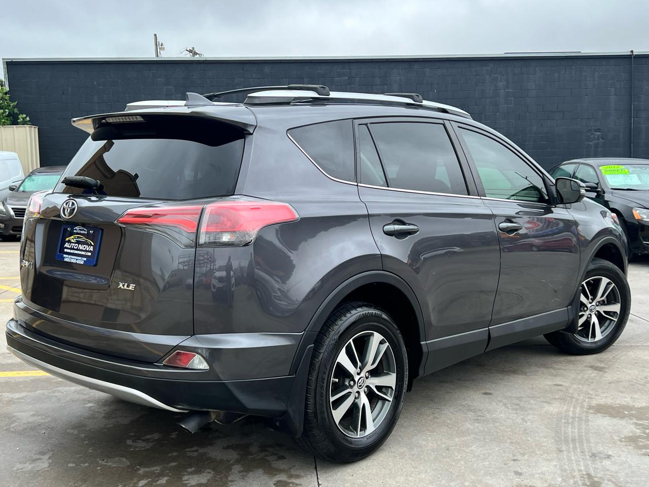 Toyota RAV4 FWD 4dr XLE (Natl) 2016