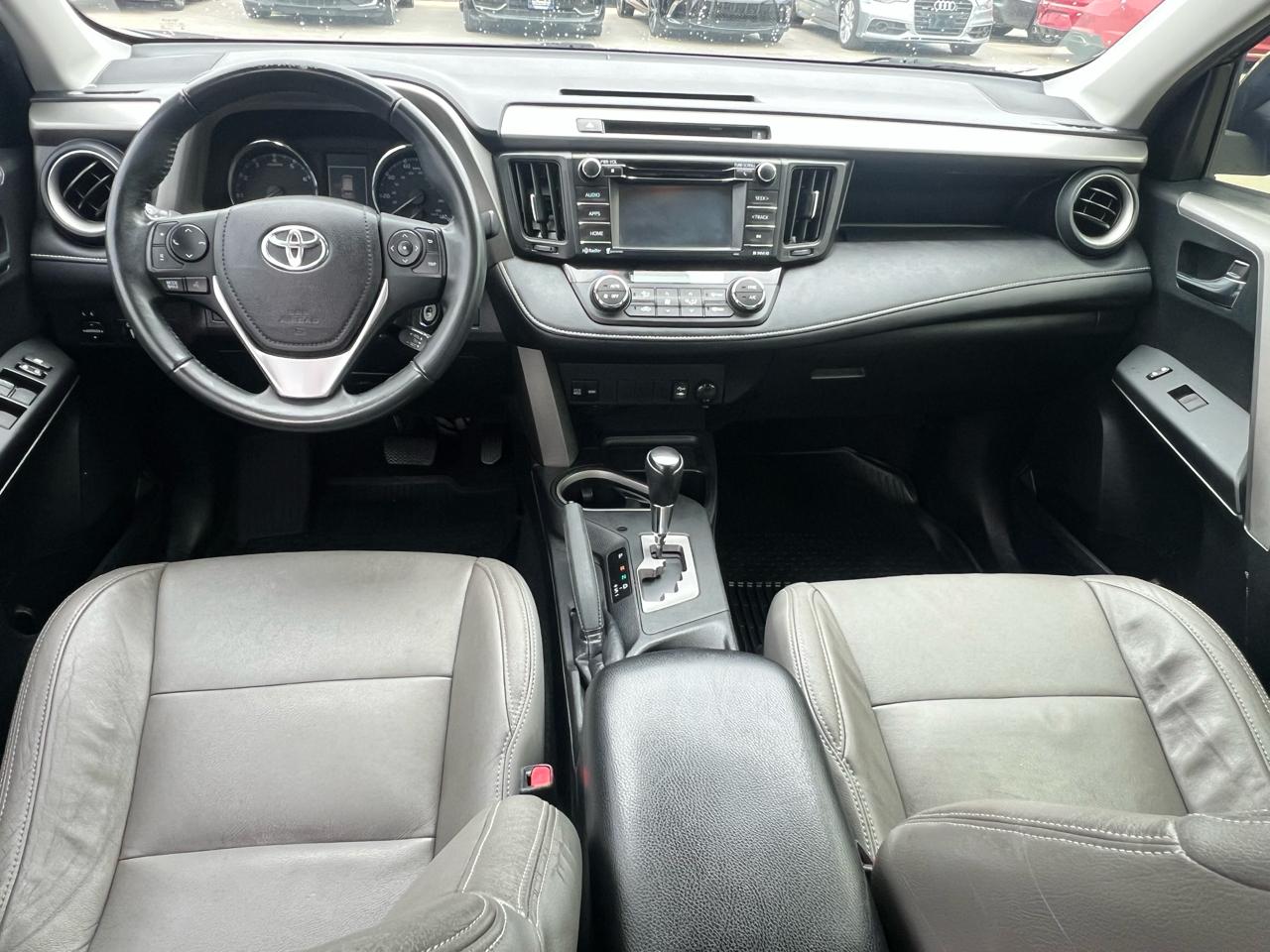 Toyota RAV4 FWD 4dr XLE (Natl) 2016