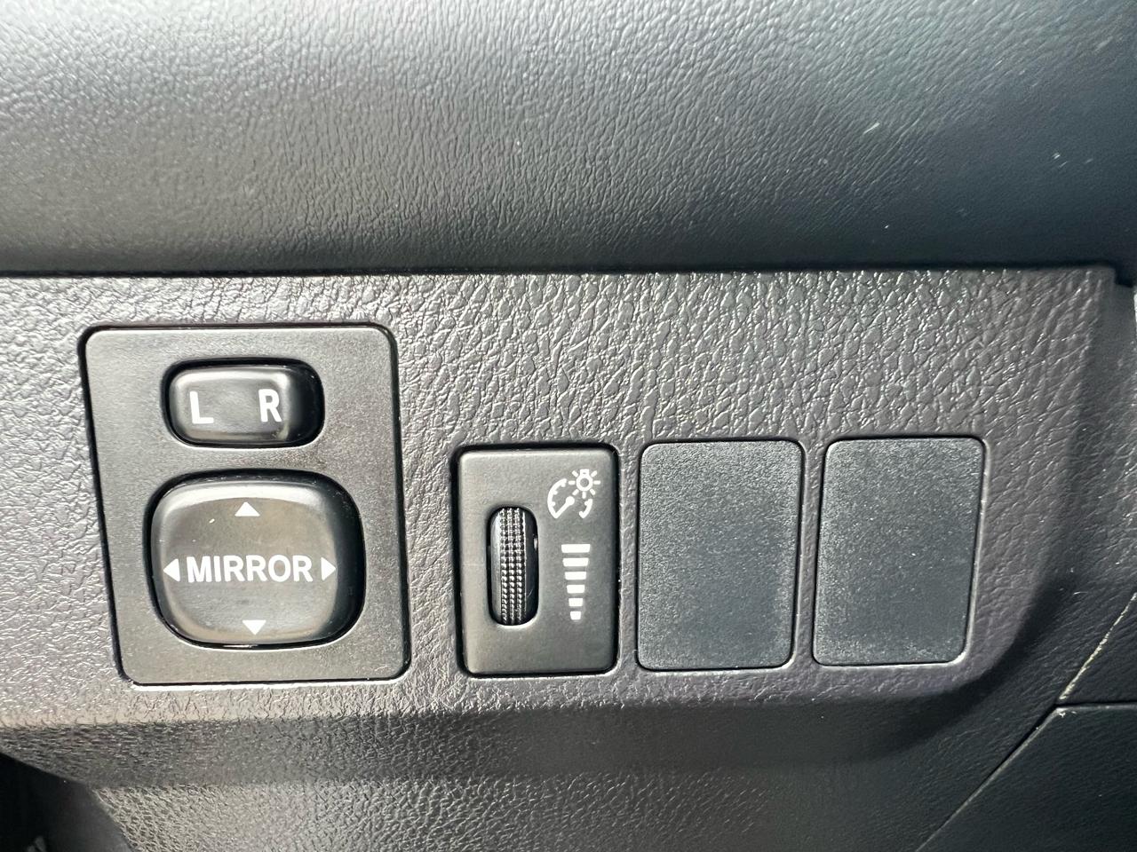 Toyota RAV4 FWD 4dr XLE (Natl) 2016