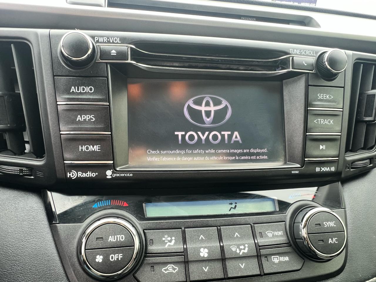 Toyota RAV4 FWD 4dr XLE (Natl) 2016