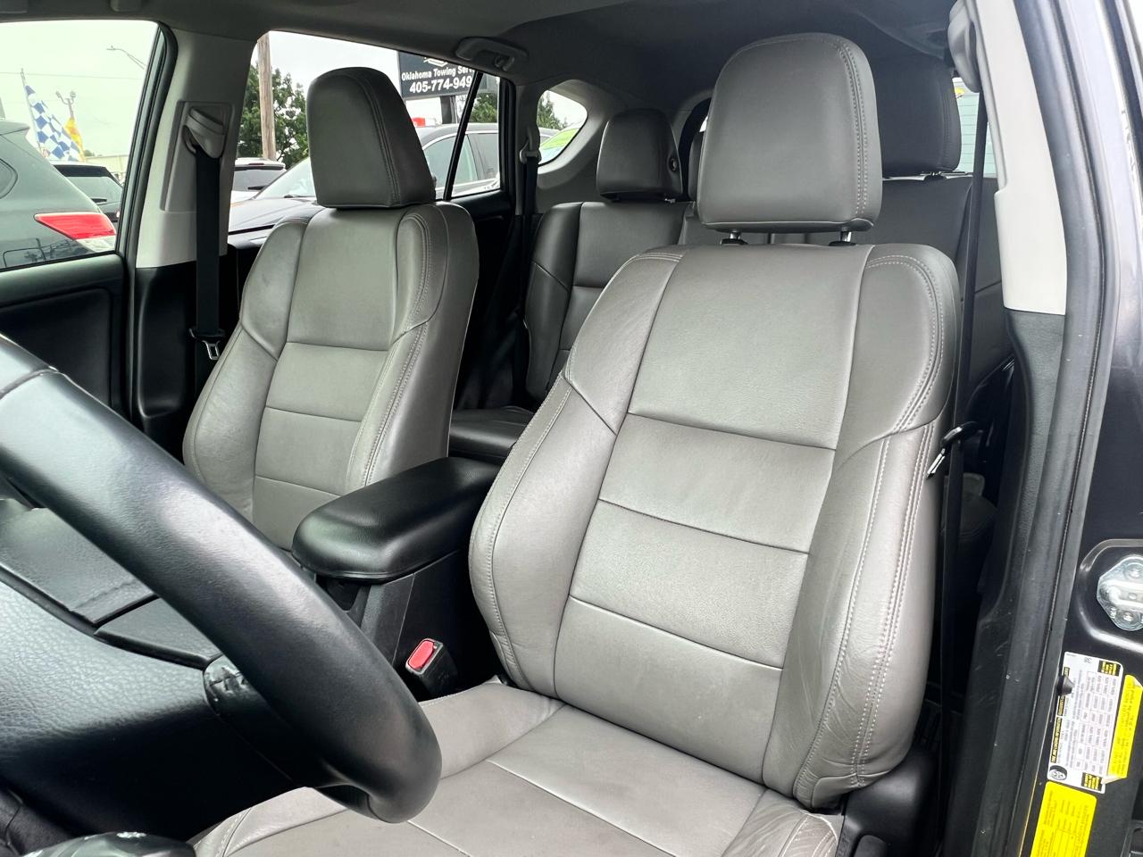 Toyota RAV4 FWD 4dr XLE (Natl) 2016