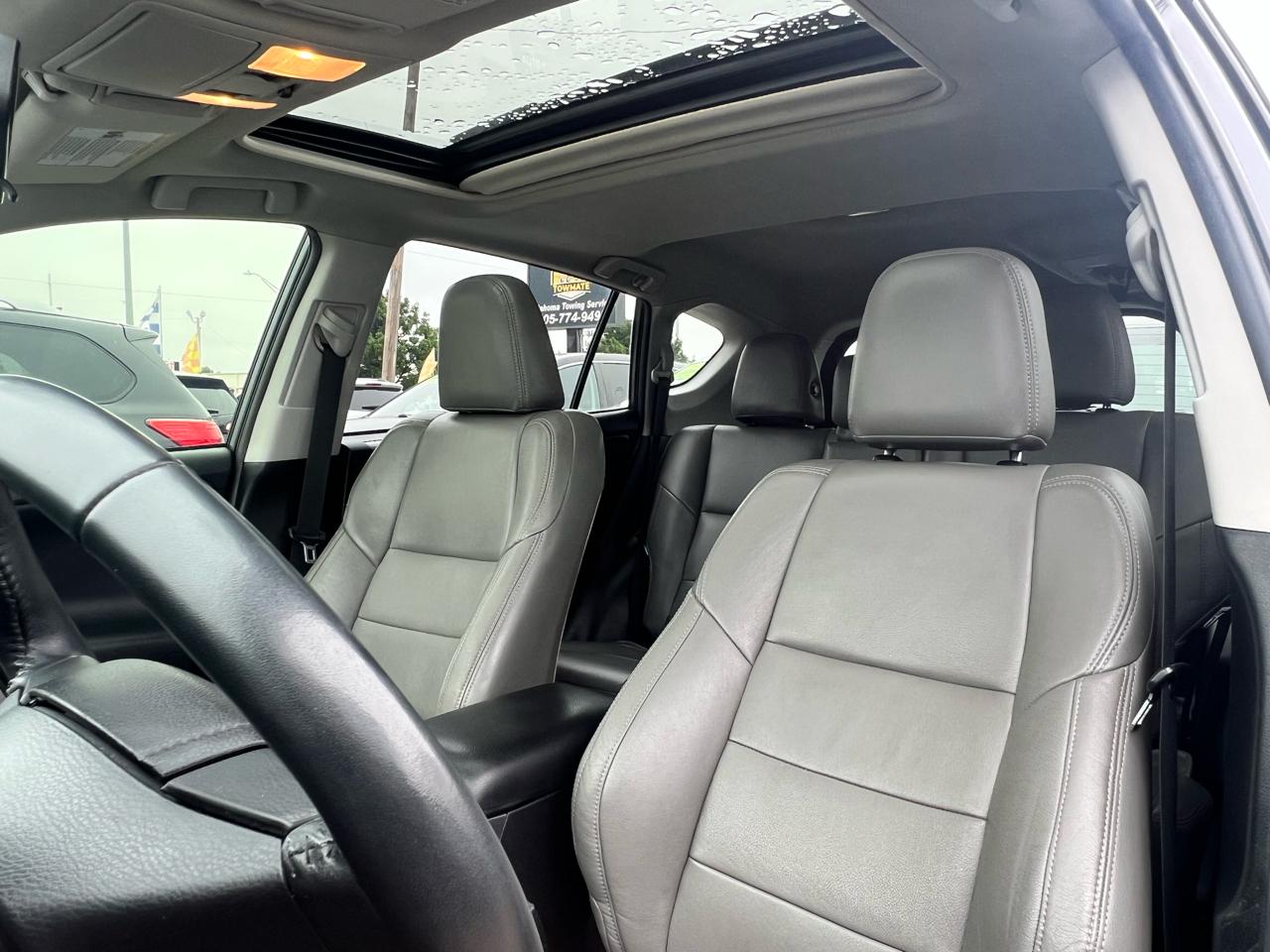 Toyota RAV4 FWD 4dr XLE (Natl) 2016