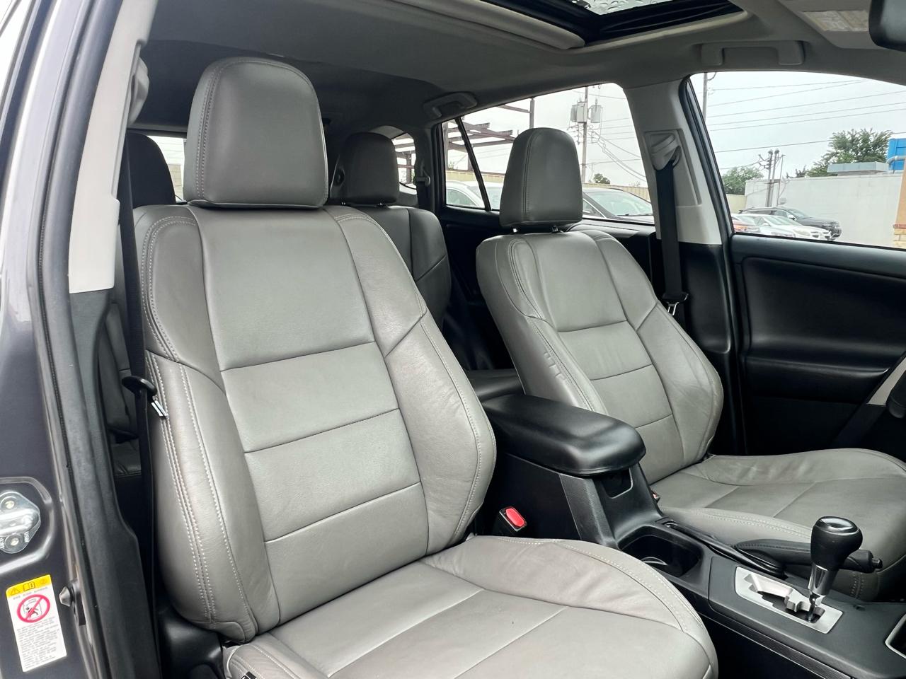 Toyota RAV4 FWD 4dr XLE (Natl) 2016