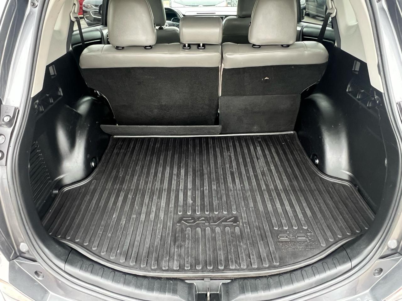 Toyota RAV4 FWD 4dr XLE (Natl) 2016
