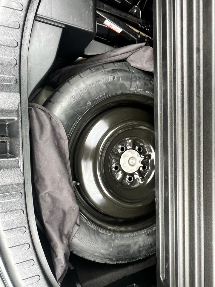 Toyota RAV4 FWD 4dr XLE (Natl) 2016