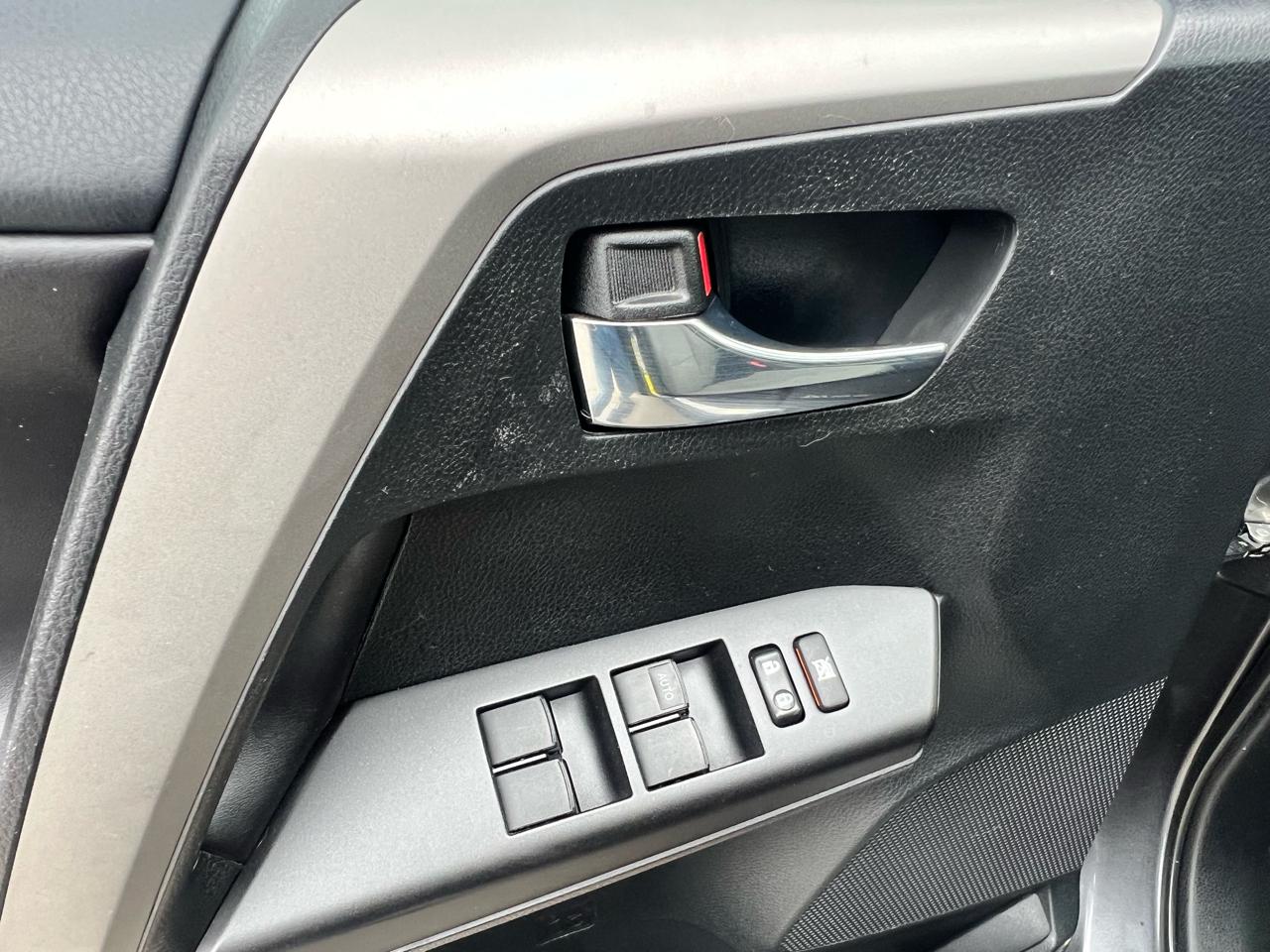 Toyota RAV4 FWD 4dr XLE (Natl) 2016
