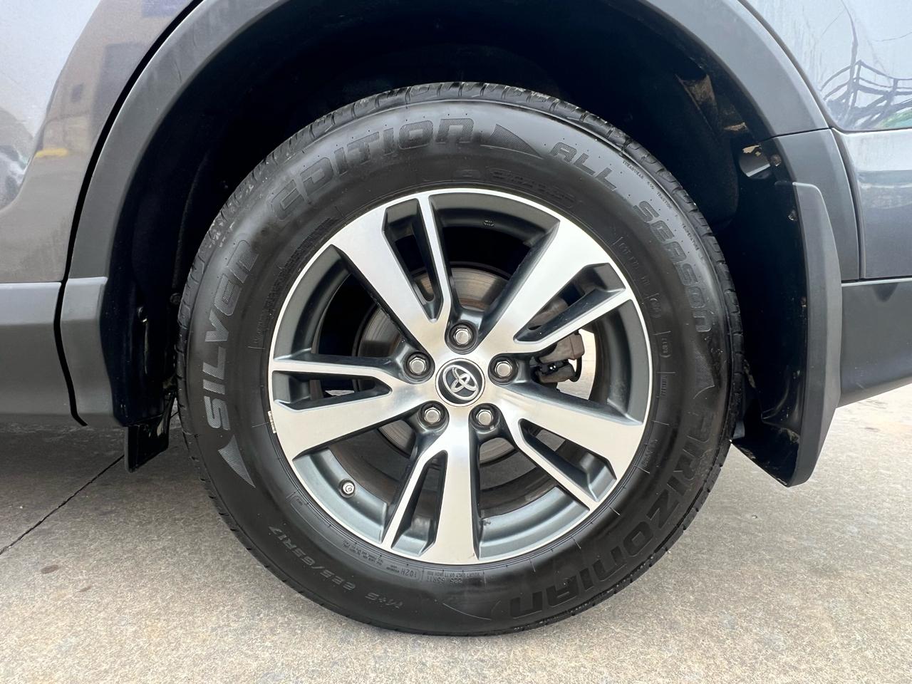 Toyota RAV4 FWD 4dr XLE (Natl) 2016
