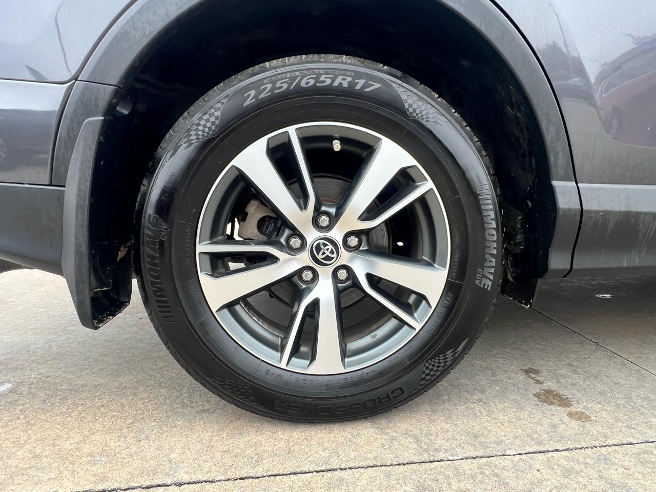 Toyota RAV4 FWD 4dr XLE (Natl) 2016