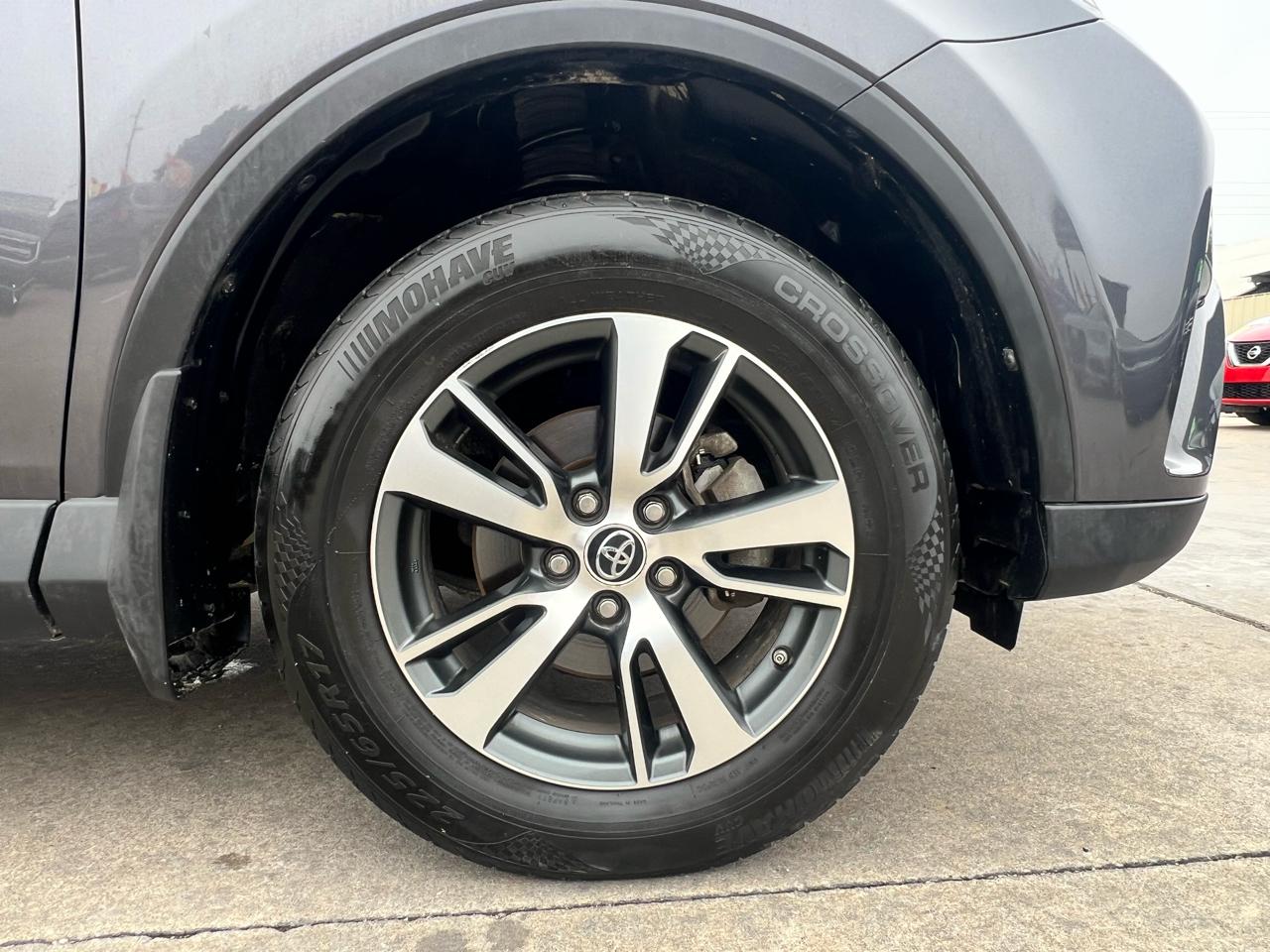 Toyota RAV4 FWD 4dr XLE (Natl) 2016