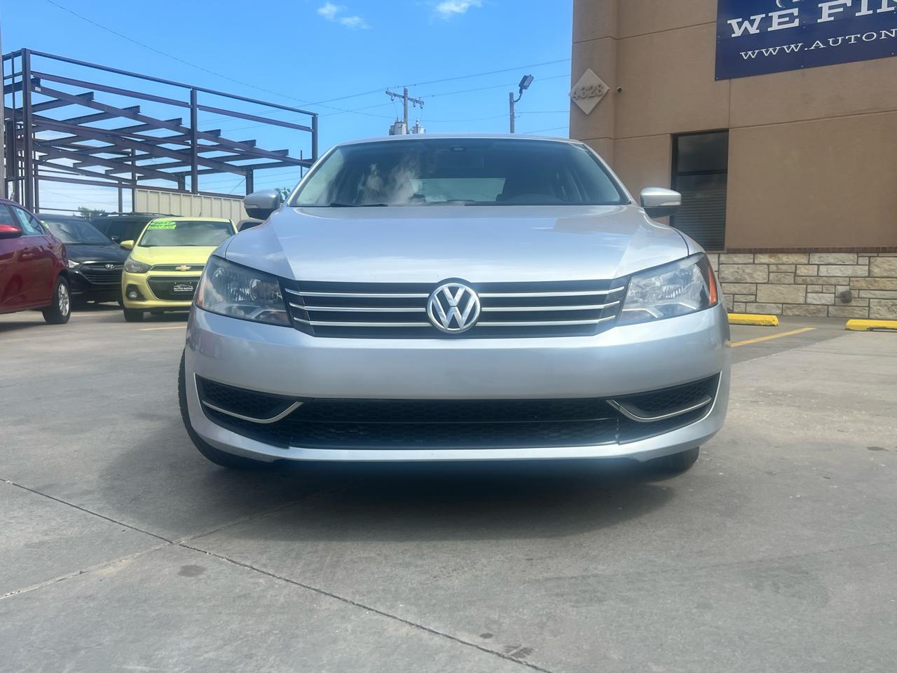 Volkswagen Passat 4dr Sdn 2.5L Auto Wolfsburg Ed *Ltd Avail* 2014