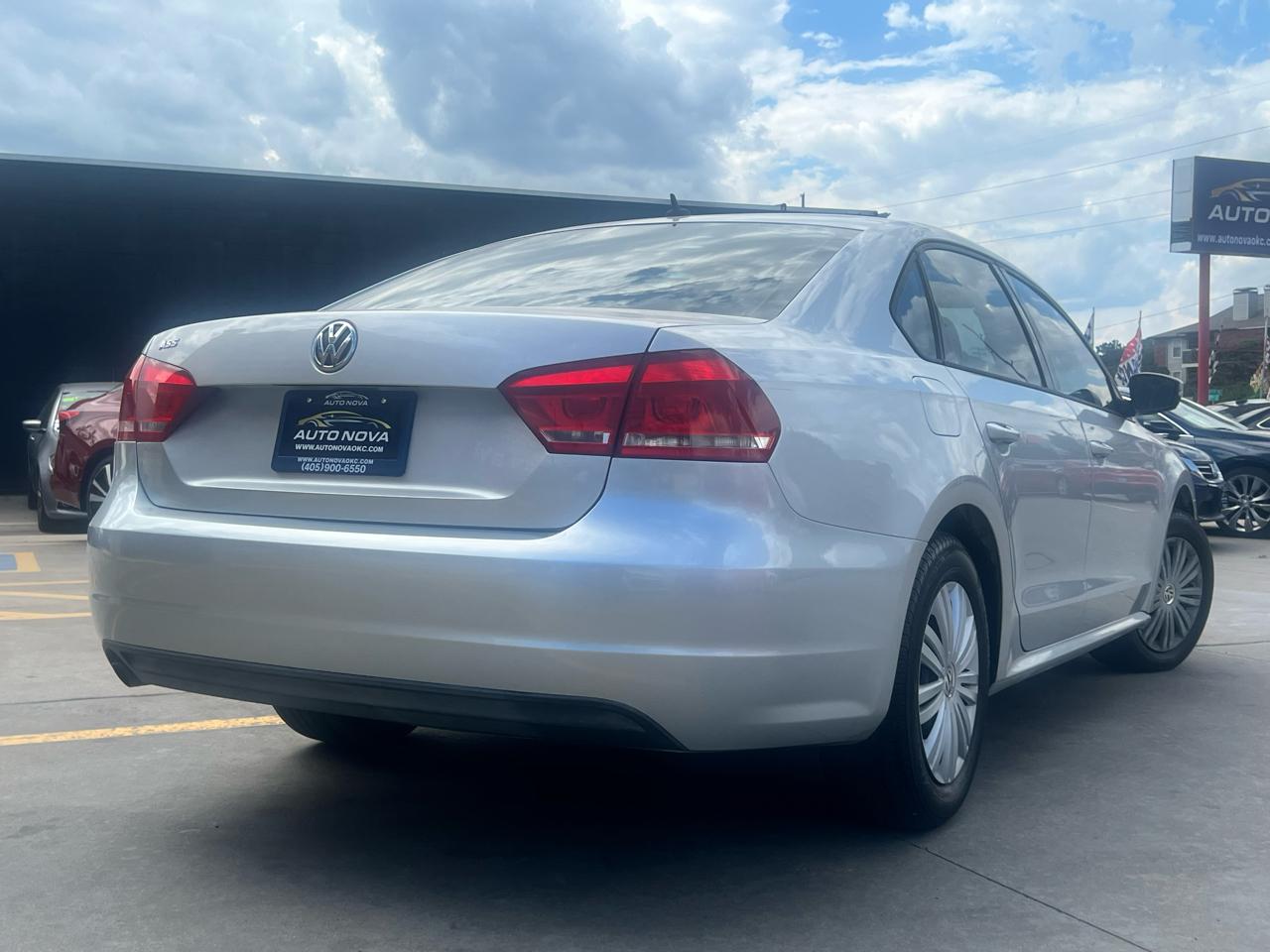 Volkswagen Passat 4dr Sdn 2.5L Auto Wolfsburg Ed *Ltd Avail* 2014