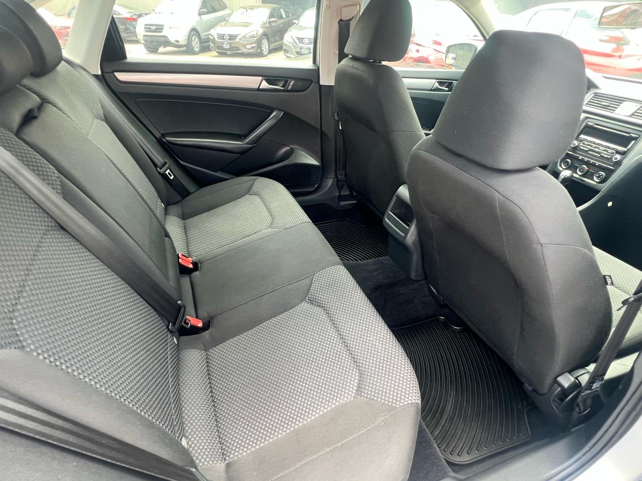 Volkswagen Passat 4dr Sdn 2.5L Auto Wolfsburg Ed *Ltd Avail* 2014